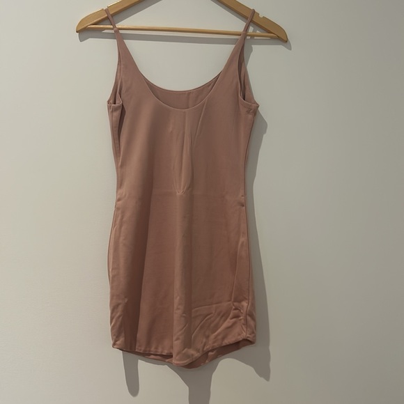 Pink bodycon dress - Picture 3 of 3